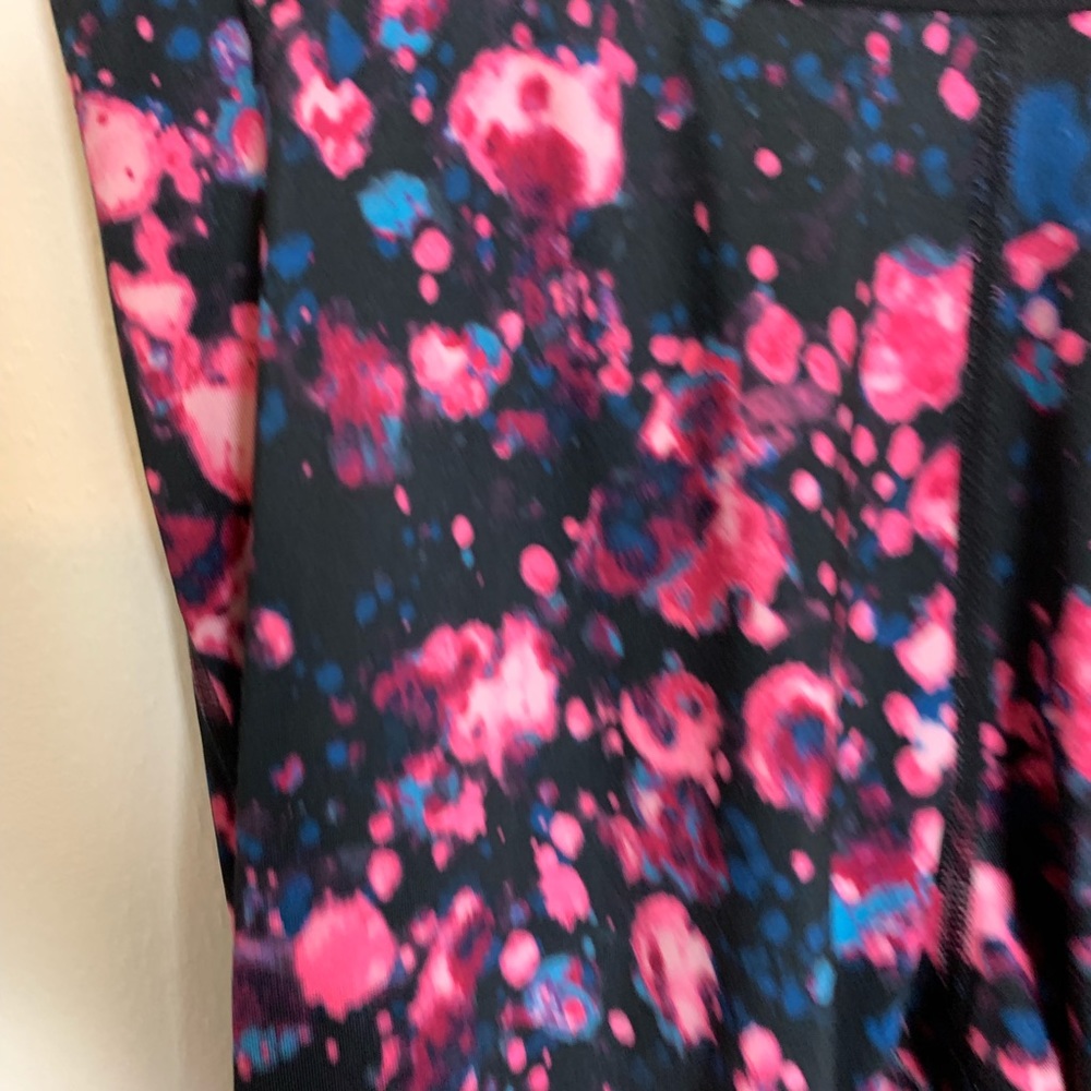 Nike pro Fit size Medium leggings floral cropped - Picture 2 of 6